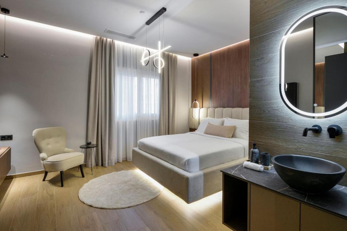 Aristotelian Virtues - Evlaveia Appartement Thessaloniki