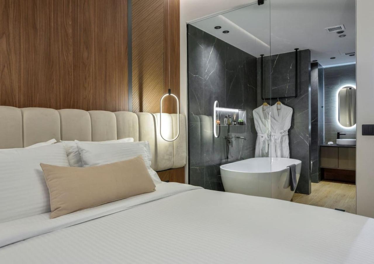 Aristotelian Virtues - Evlaveia Appartement Thessaloniki